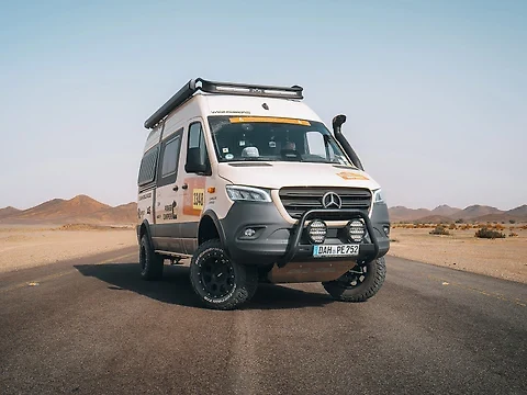 Fahrwerk Extremtest im Sand: Zusatzscheinwerfer: wenn Nacht zu Tag wird