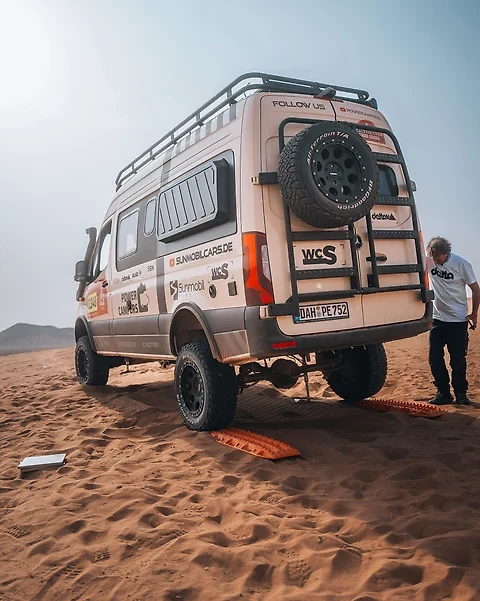 Das goldene Reisemobil 2025: Was ihn „Dakar-tauglich“ macht (Bild 2 von 2)