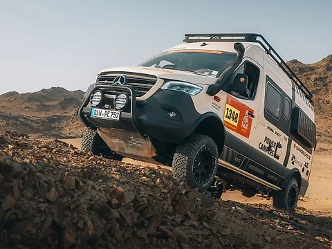 Stauraum am Limit: Real Talk: Zu zweit reicht’s – aber nicht mit Dakar-Equipment